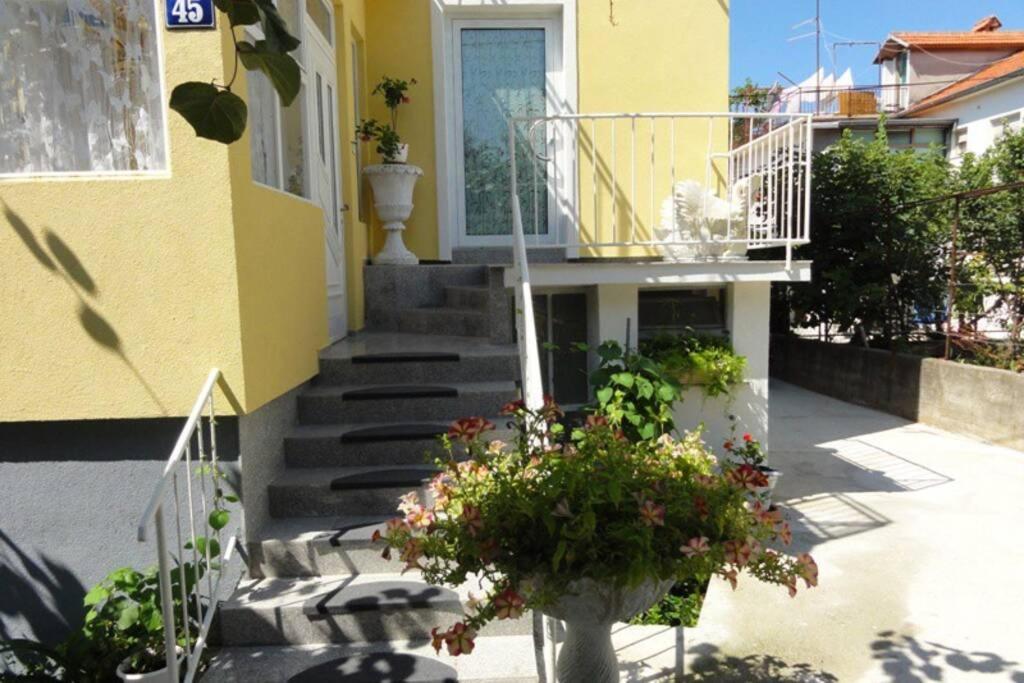 Croatia Zadar Borik Family Apartment With Garten View Number 2 Exterior photo